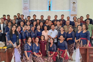 Turun ke Desa Canayan, Bupati Aron Ajak Warga Kompak Bangun Daerah