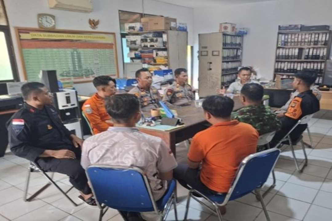 Gerak Cepat Pasca Banjir, Polres Sekadau Gandeng Instansi Terkait Pulihkan Nanga Taman