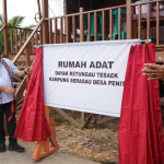 Bangun 17 Rumah Adat Selama 2025, Bupati Aron Tegaskan Komitmen Jaga Martabat Budaya Sekadau