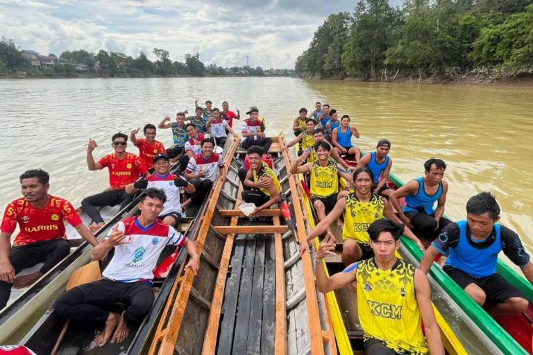 Lestarikan Budaya Lokal, 37 Tim Sampan Bidar Beradu Kecepatan di Sungai Sekadau